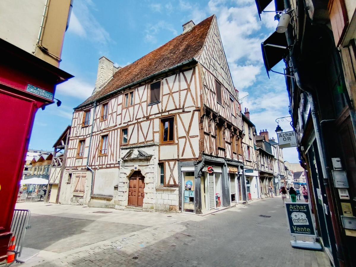 2 Pieces Totalement Renove Au Coeur De Bourges Apartman Kültér fotó